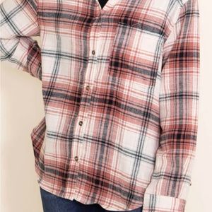 Pink and cream charcoal soft flannel size small one pocket by Love tree Size S